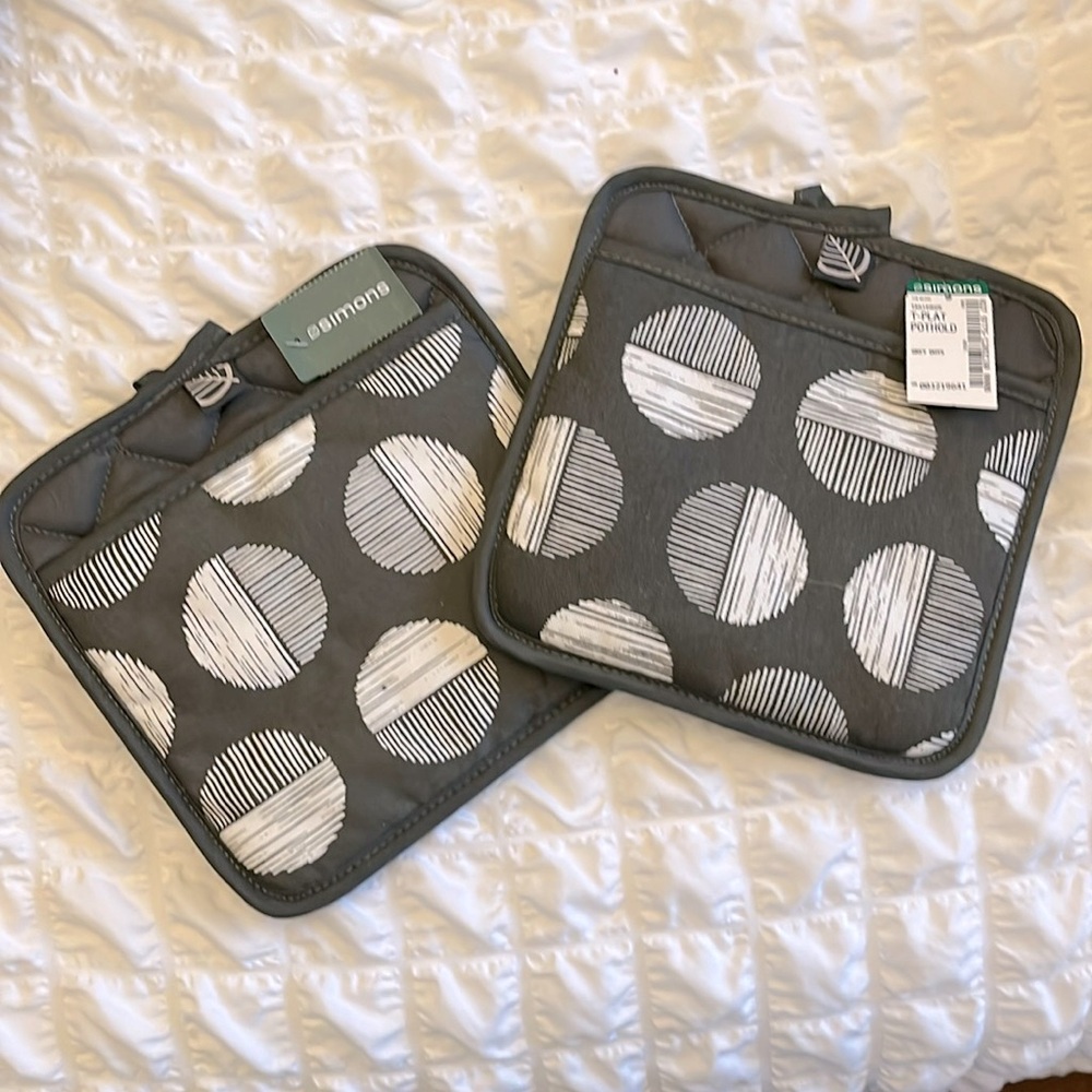 NWT Set of 2 pot holders 100% cotton